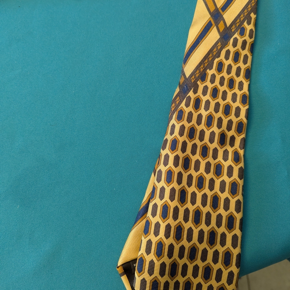 Elegant Gold and Blue Men's Tie